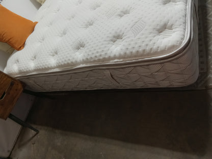 Aireloom | Luxe Top M2 Firm | 15" King Mattress