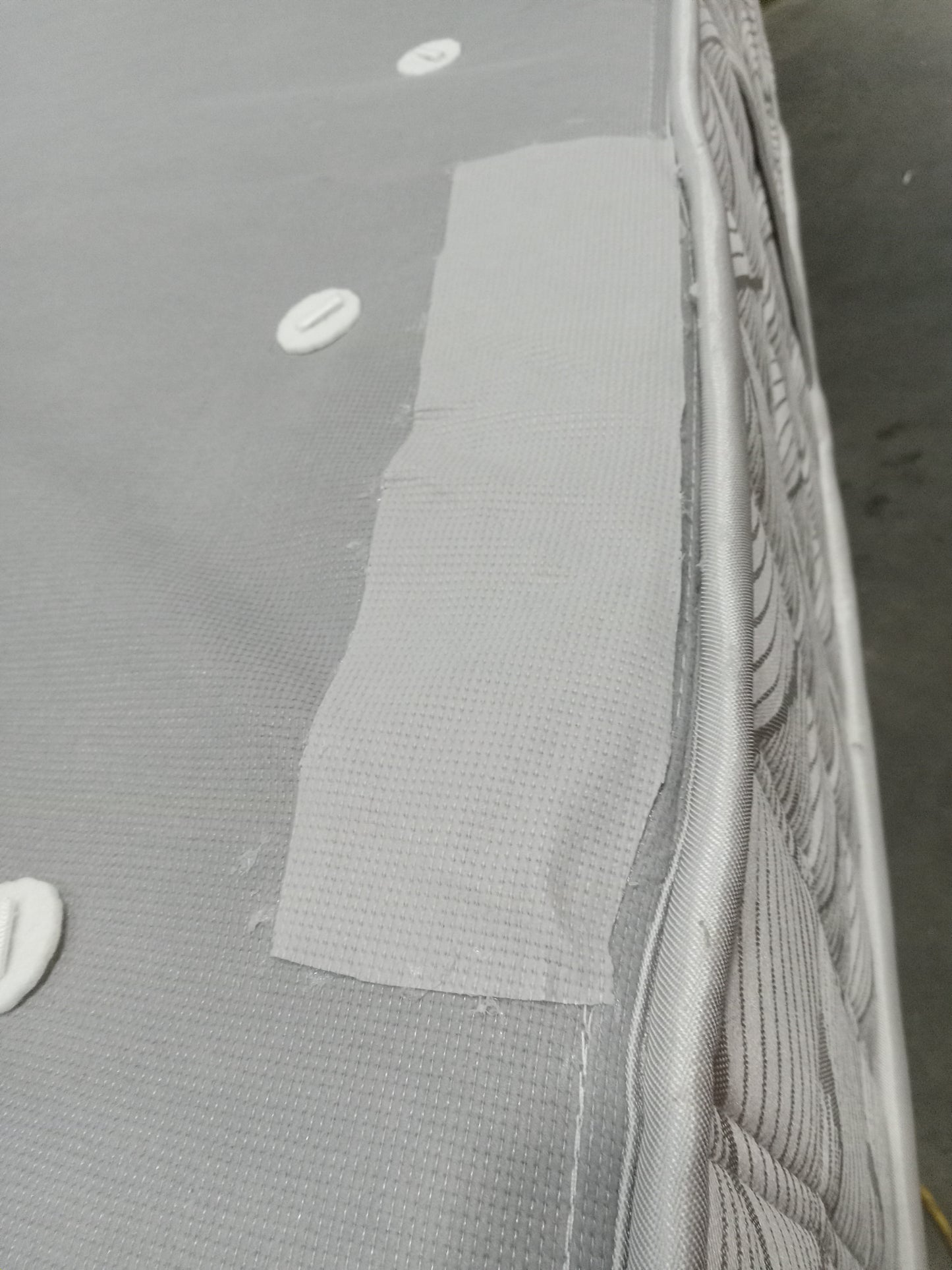 Aireloom | Luxe Top M2 Firm | 15" King Mattress