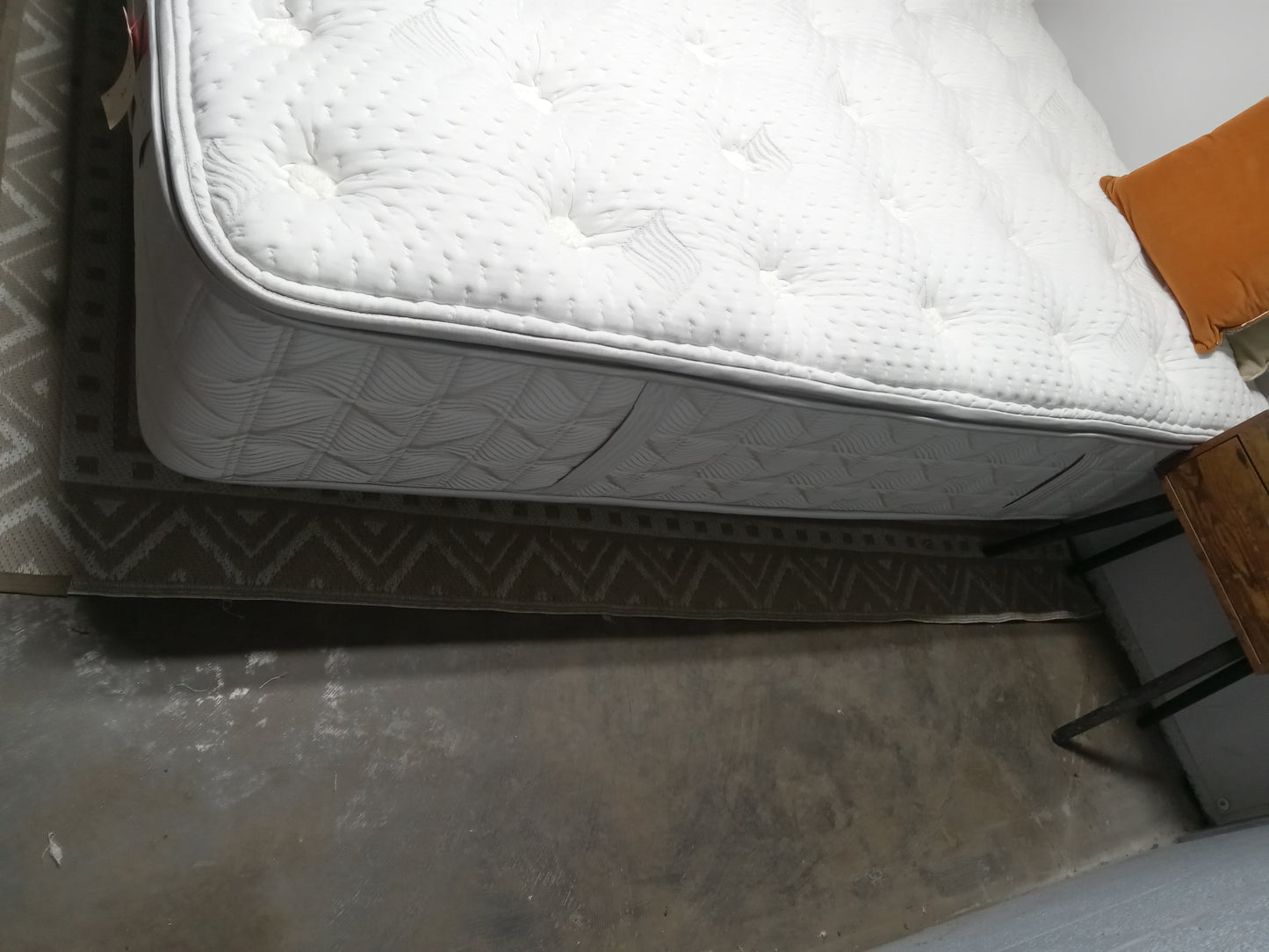 Aireloom | Preffered Solano Luxe Top Plush | 14" King Mattress