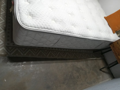 Aireloom | Preffered Solano Luxe Top Plush | 14" King Mattress