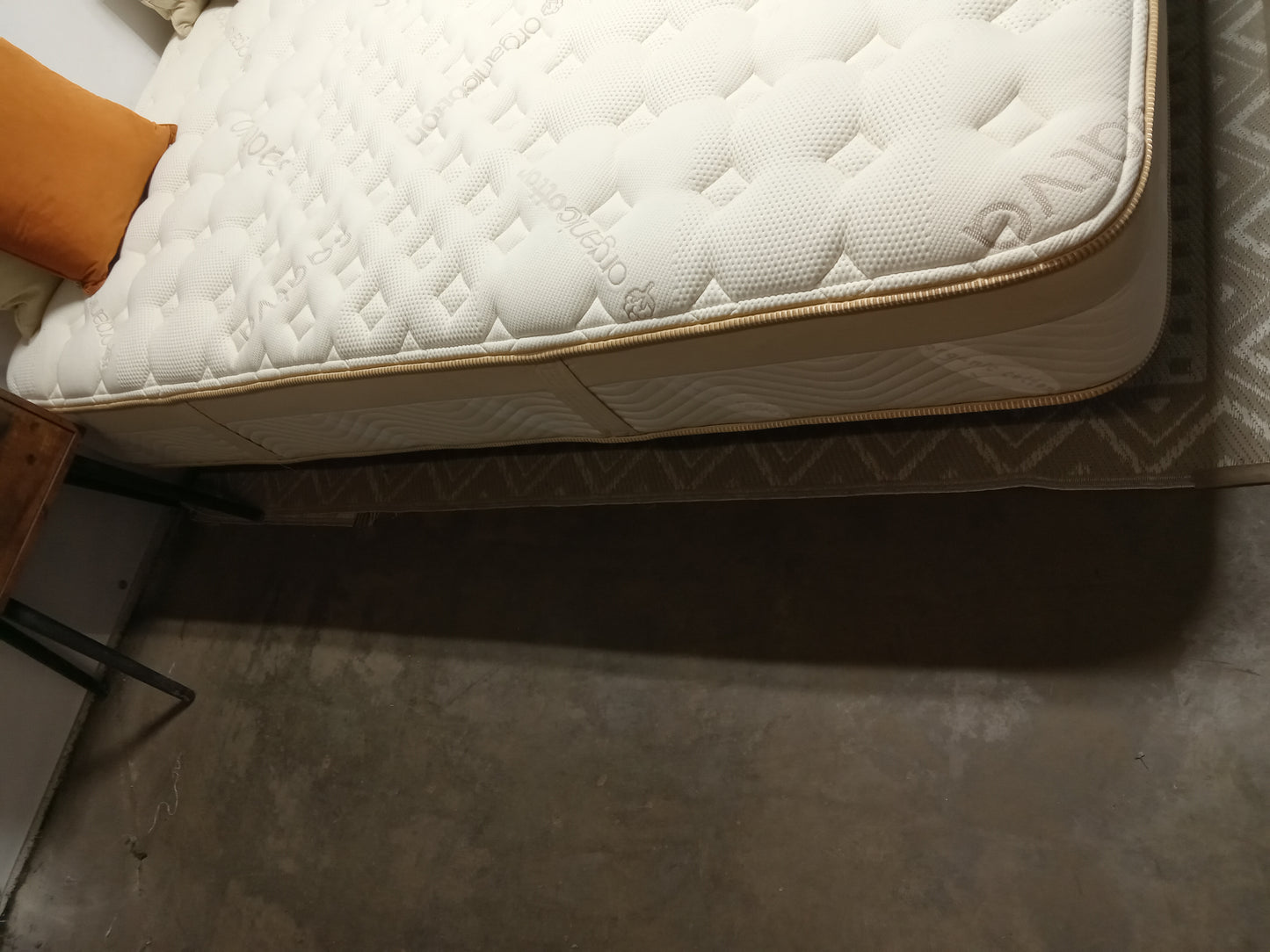 Saatva | Loom & Leaf | 11" Queen Mattress