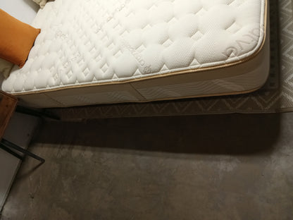 Saatva | Loom & Leaf | 11" Queen Mattress