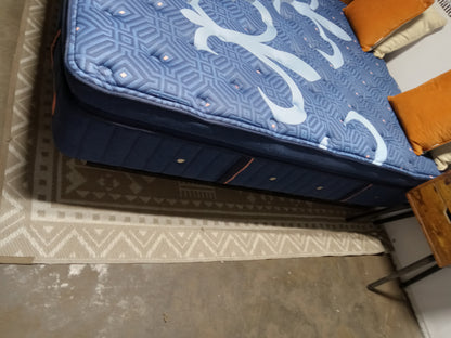 Stearns & Foster | Lux Estate | 14" Queen Mattress