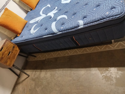 Stearns & Foster | Lux Estate | 14" Queen Mattress