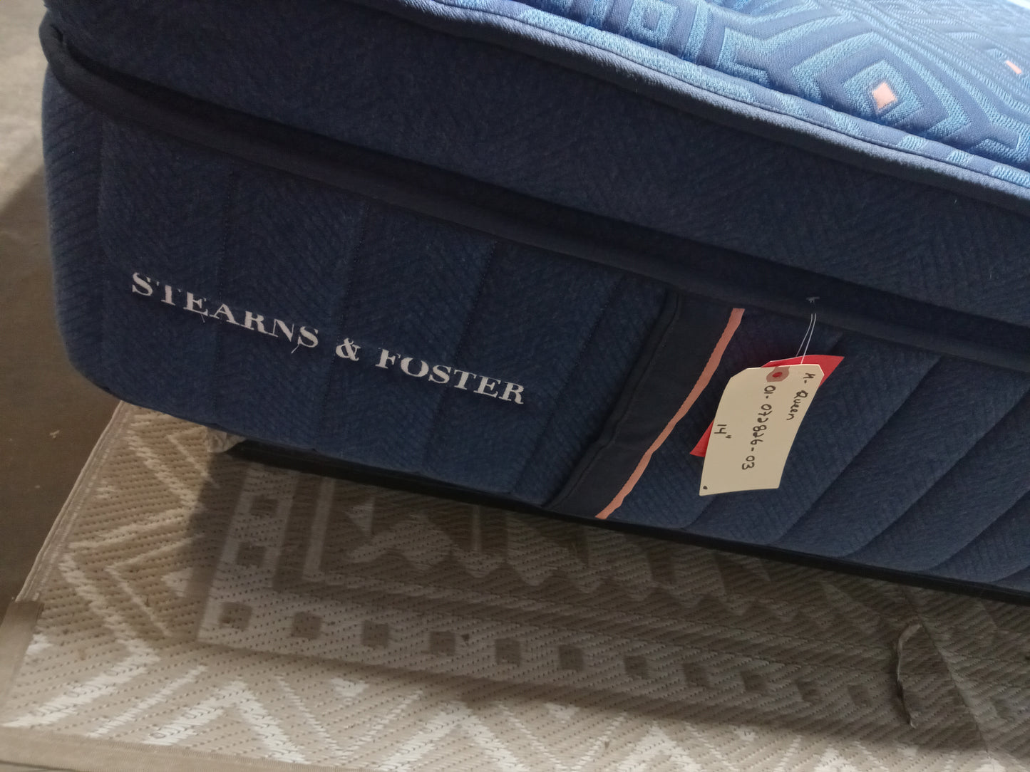 Stearns & Foster | Lux Estate | 14" Queen Mattress
