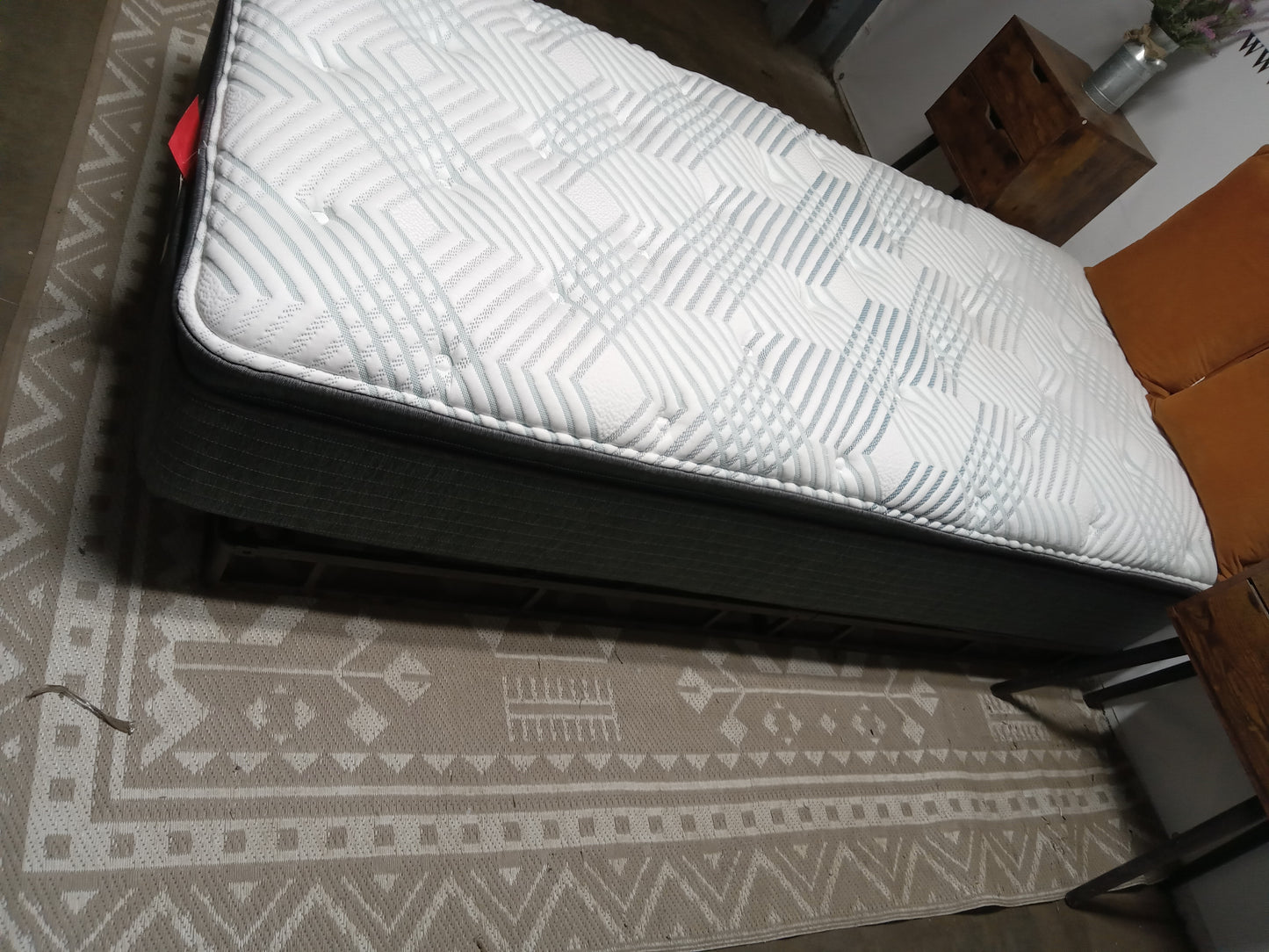 Beautyrest | PressureSmart | 13'' Twin XL Mattress