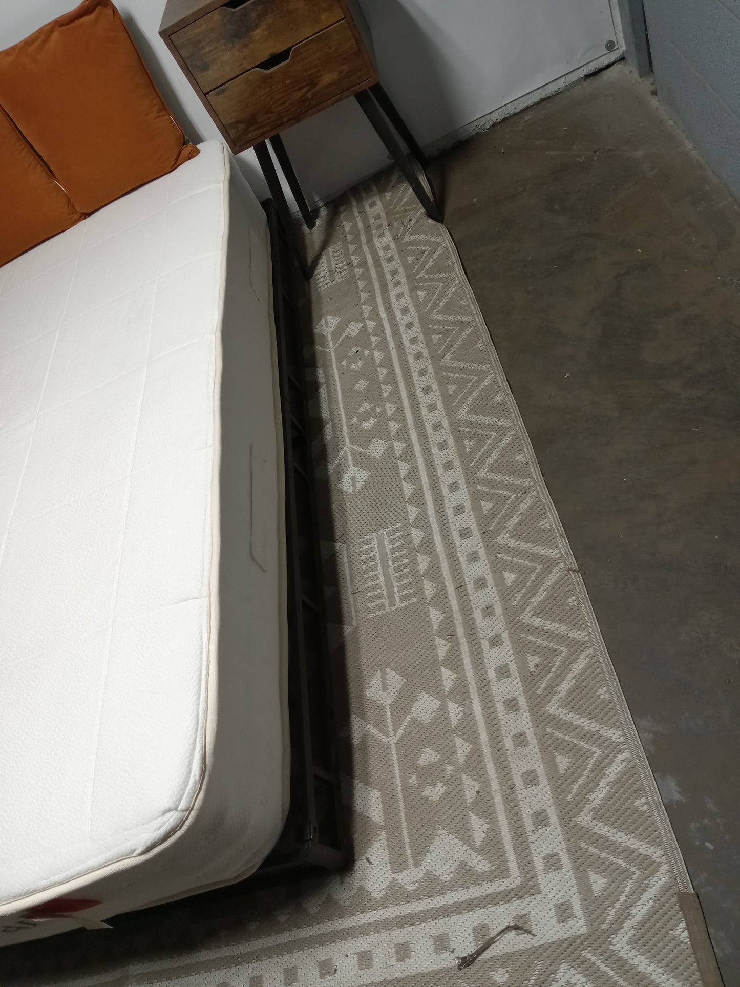 Awara | Natural Luxury | 10" Twin Mattress