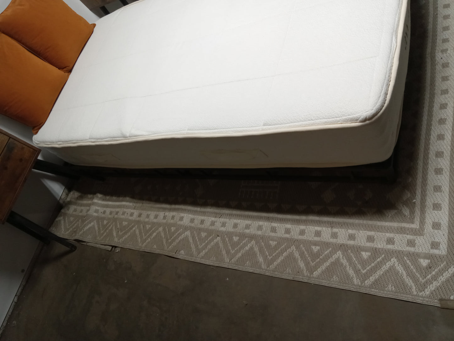 Awara | Natural Luxury | 10" Twin Mattress