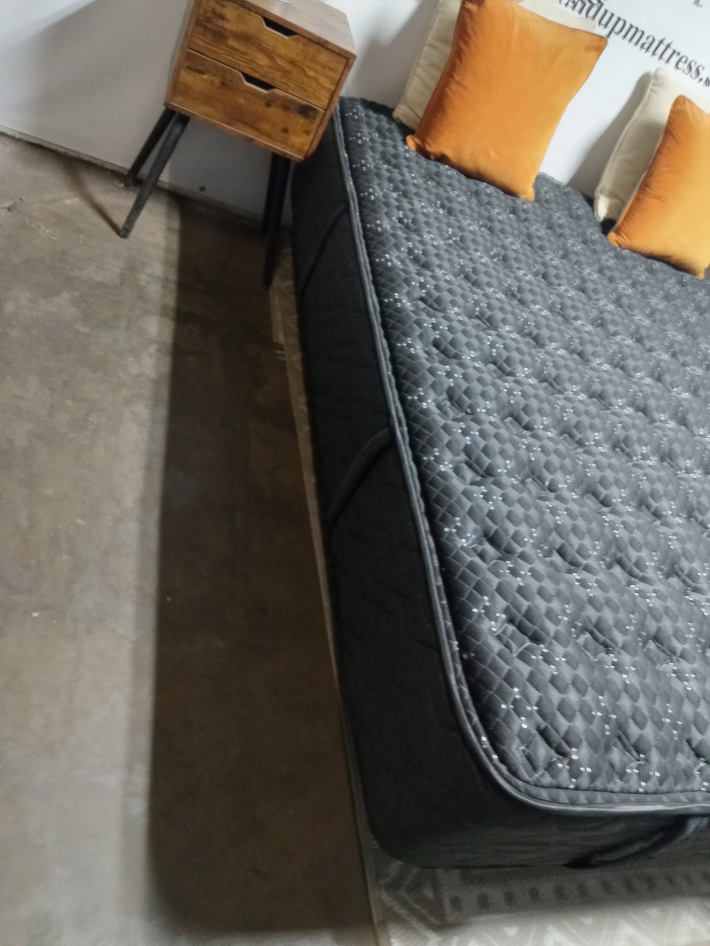 Beautyrest | Black Series 3 | 13" Queen Mattress