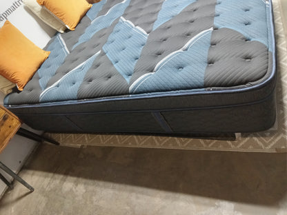 Beautyrest | World Class Windsor | 15" Queen Mattress