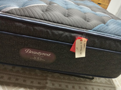 Beautyrest | World Class Windsor | 15" Queen Mattress