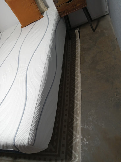 Jordan's Furniture Mattress Factory | Horizon | 12" King Mattress