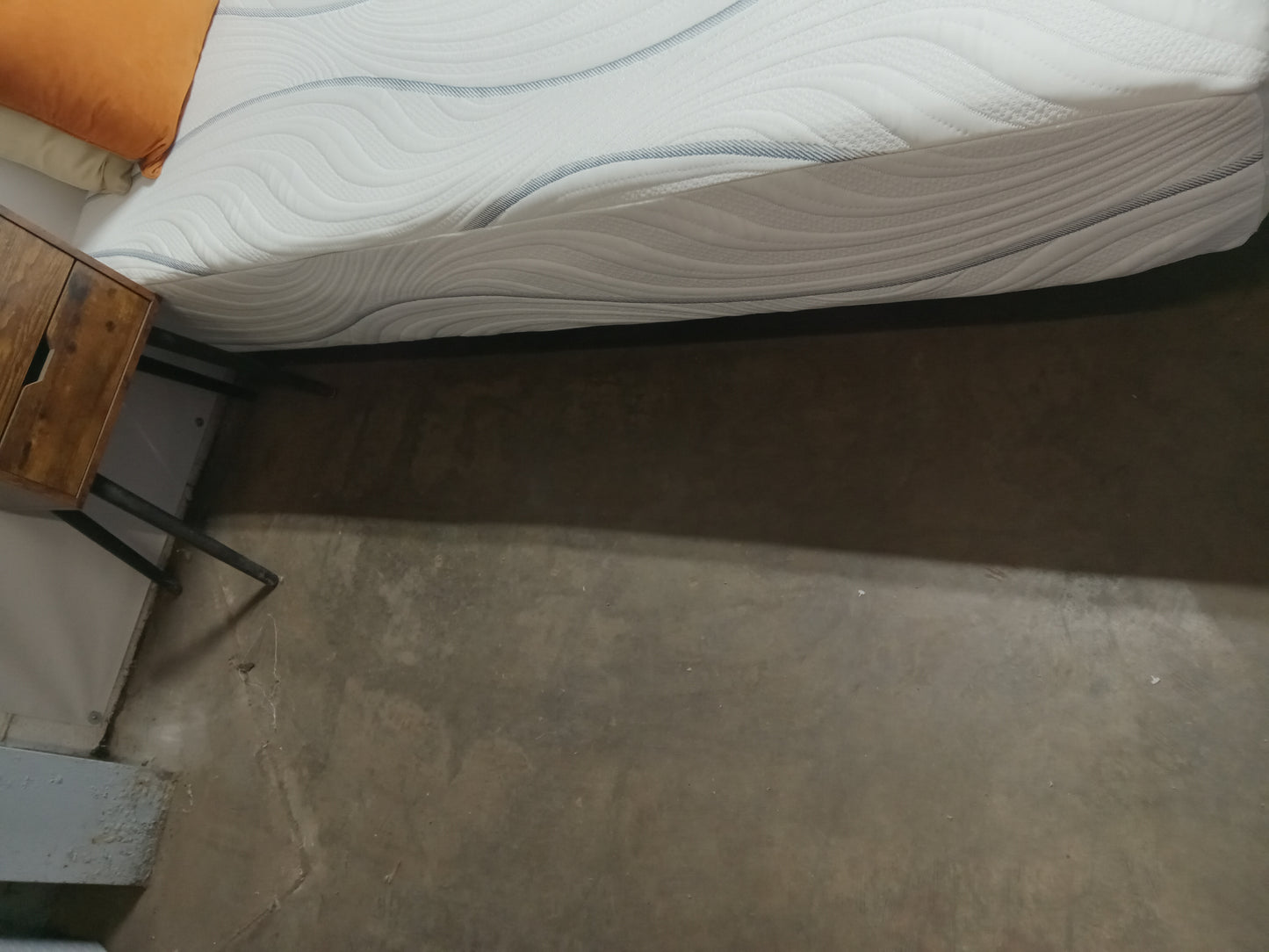 Jordan's Furniture Mattress Factory | Horizon | 12" King Mattress