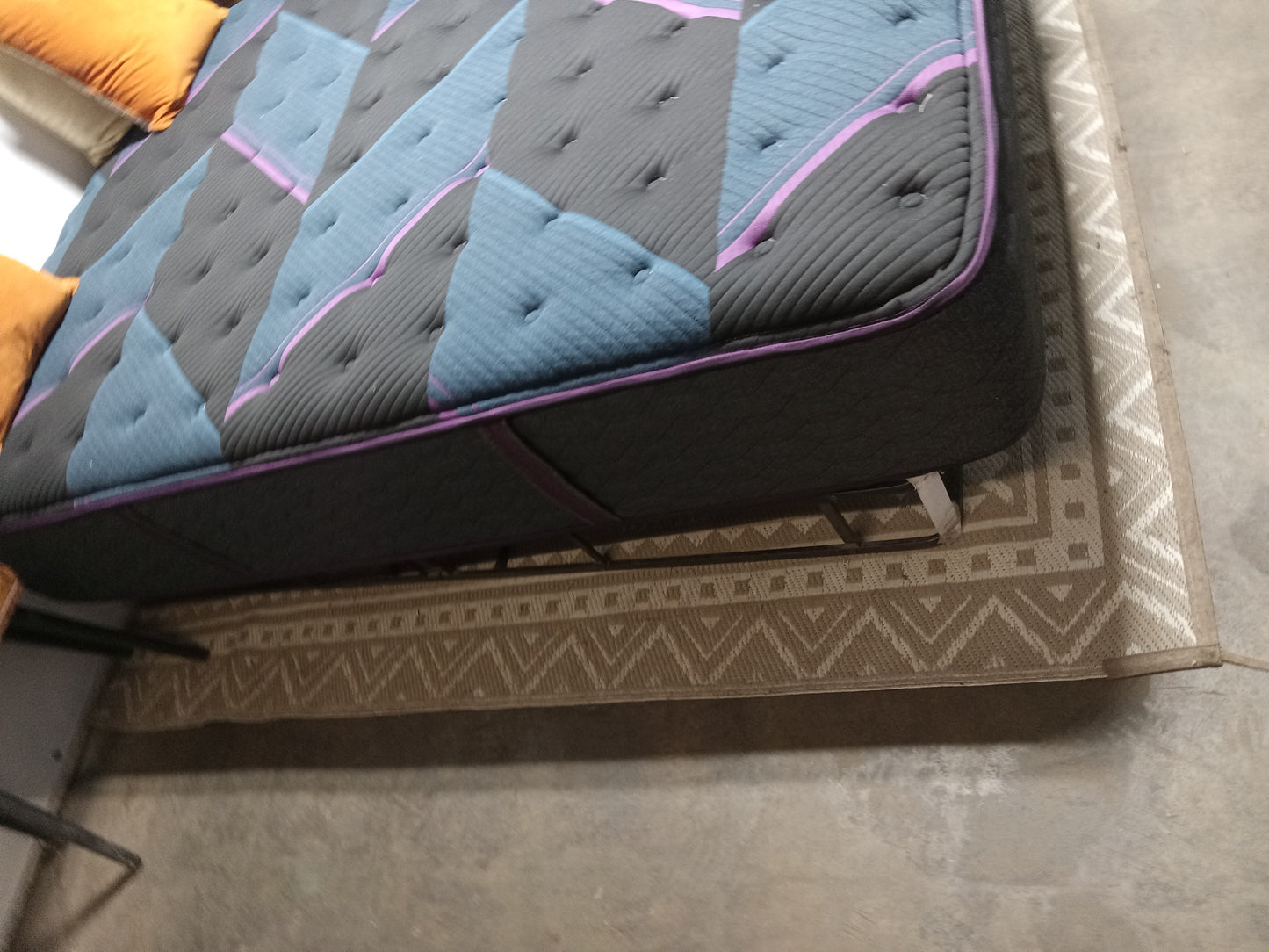 Beautyrest | World Class | 14.5" Queen Mattress