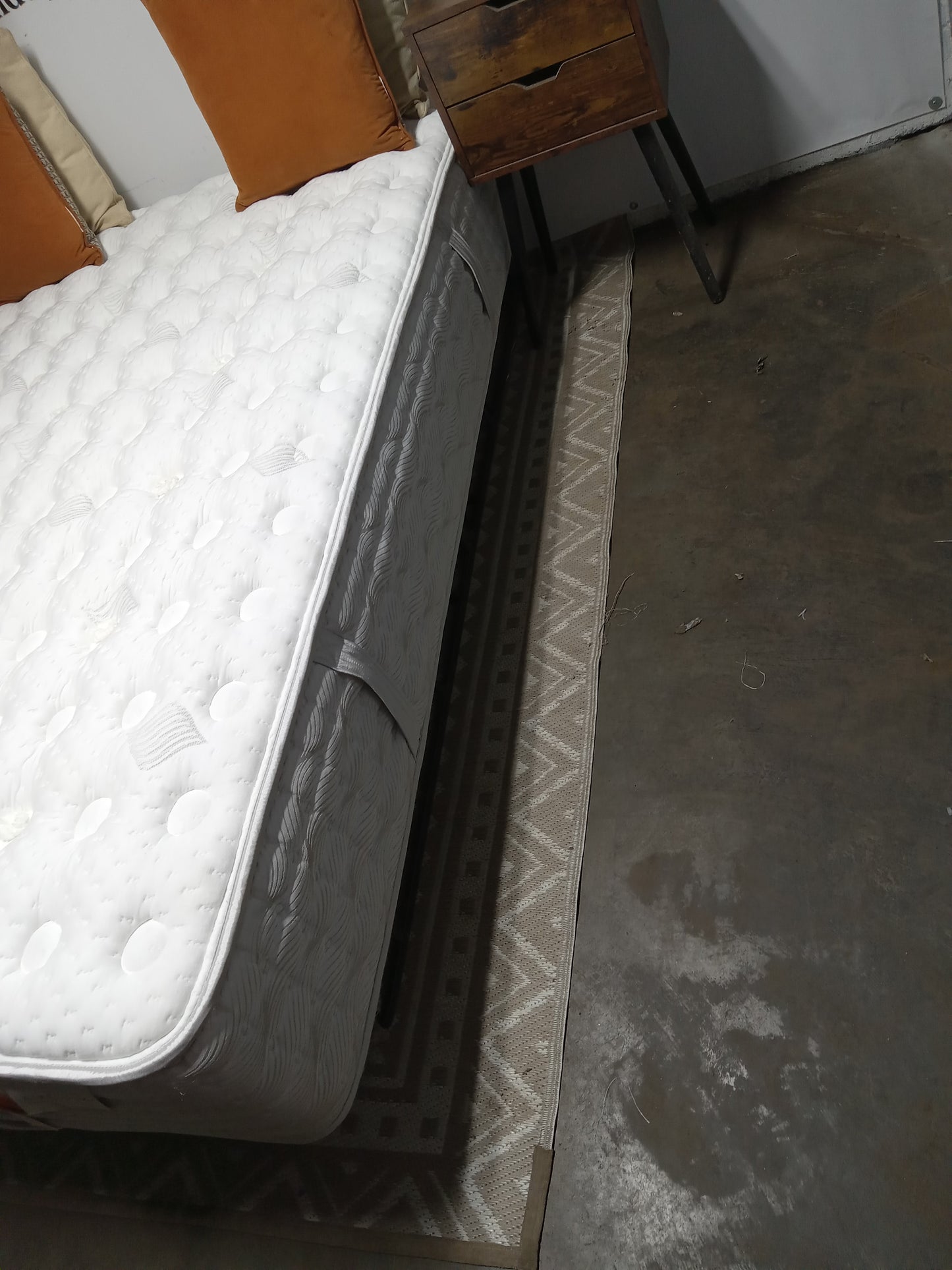 Aireloom | Timeless Oddessey II - Cypress Firm  | 13" Queen Mattress