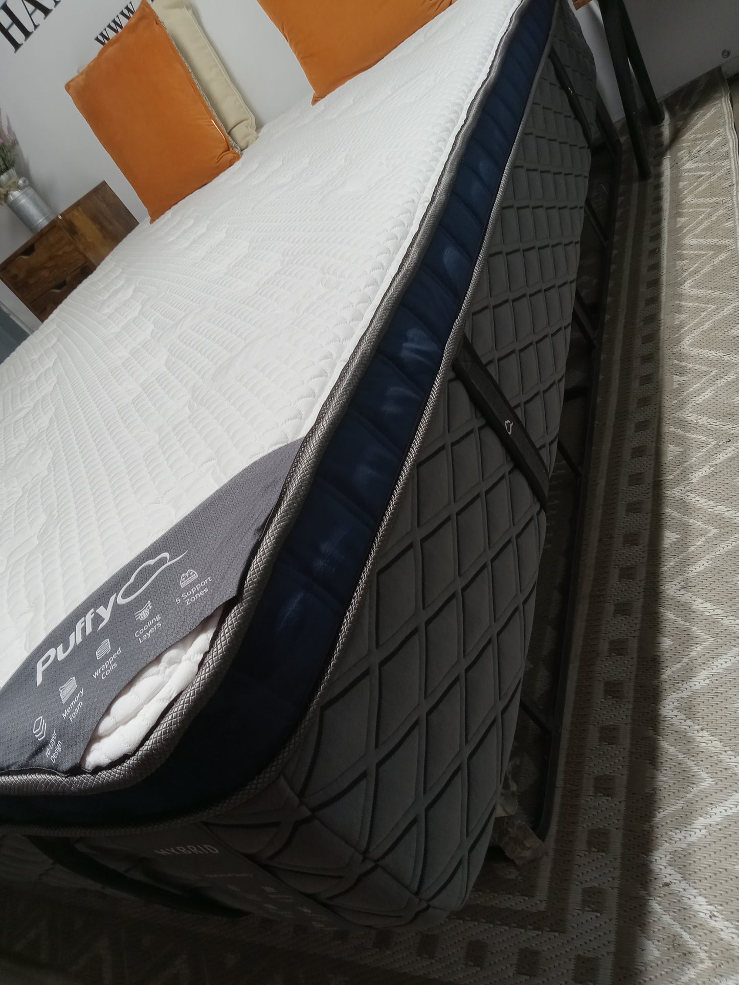 Puffy | Royal Hybrid | 14" Queen Mattress | Pre-Owned