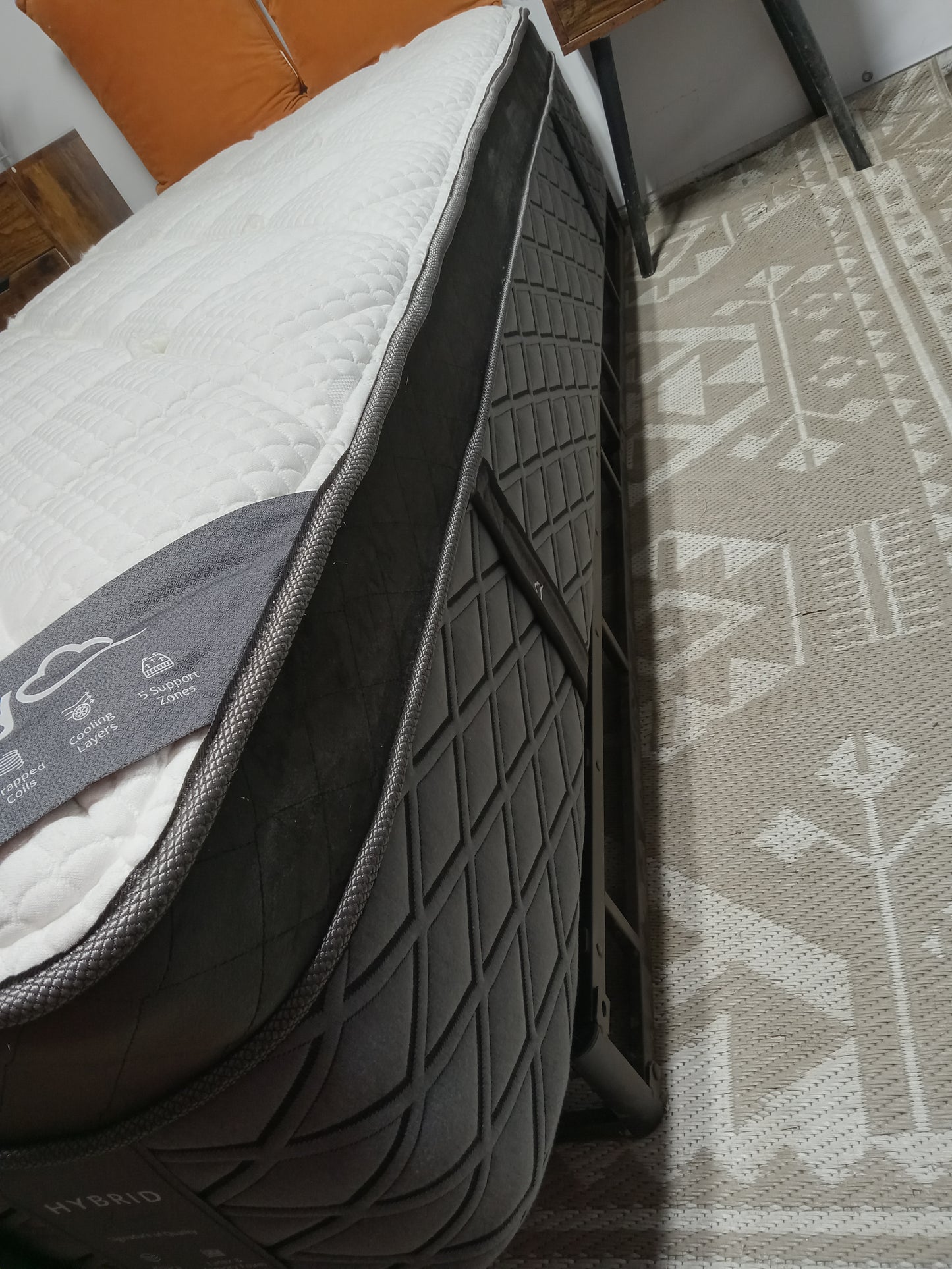 Puffy | Monarch | 16" Twin XL Mattress | Pre-Owned