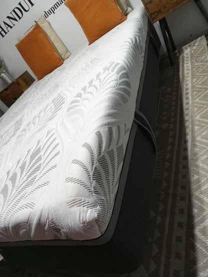 Novaform | Serafina Perfect Temp | 14" Queen Mattress