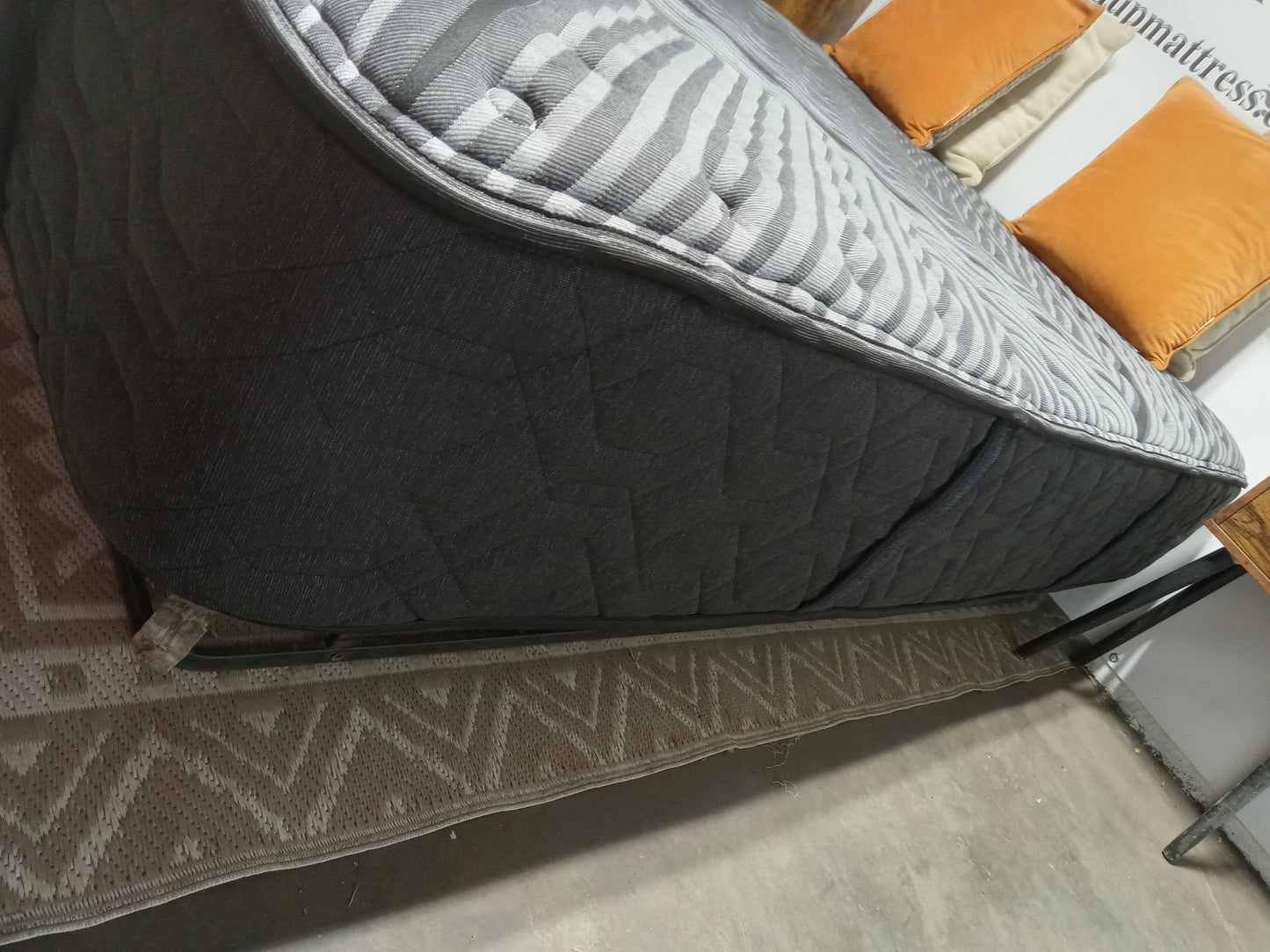 Beautyrest | Black Series 1 | 13.5" Queen Mattress