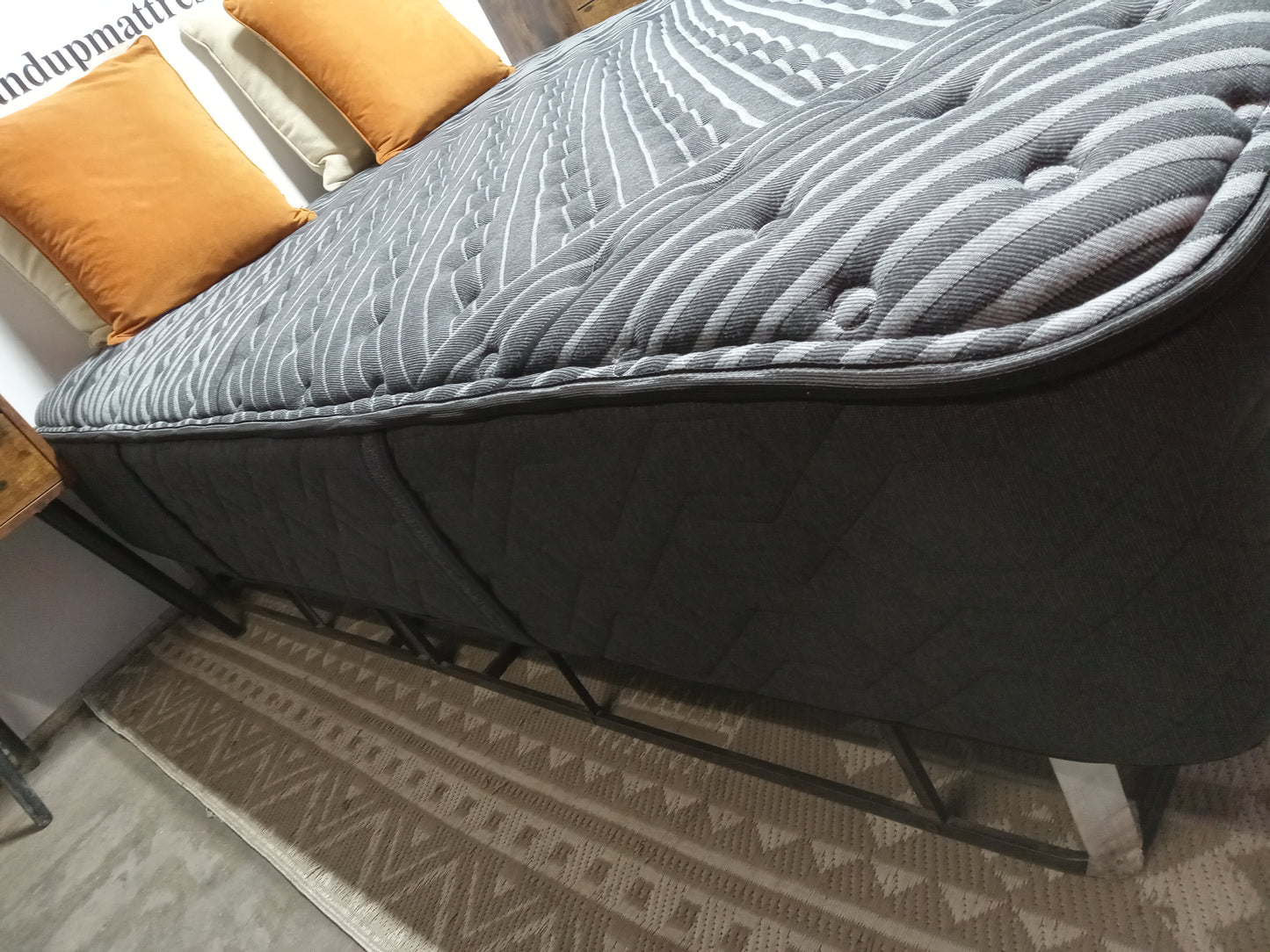 Beautyrest | Black Series 1 | 13.5" Queen Mattress