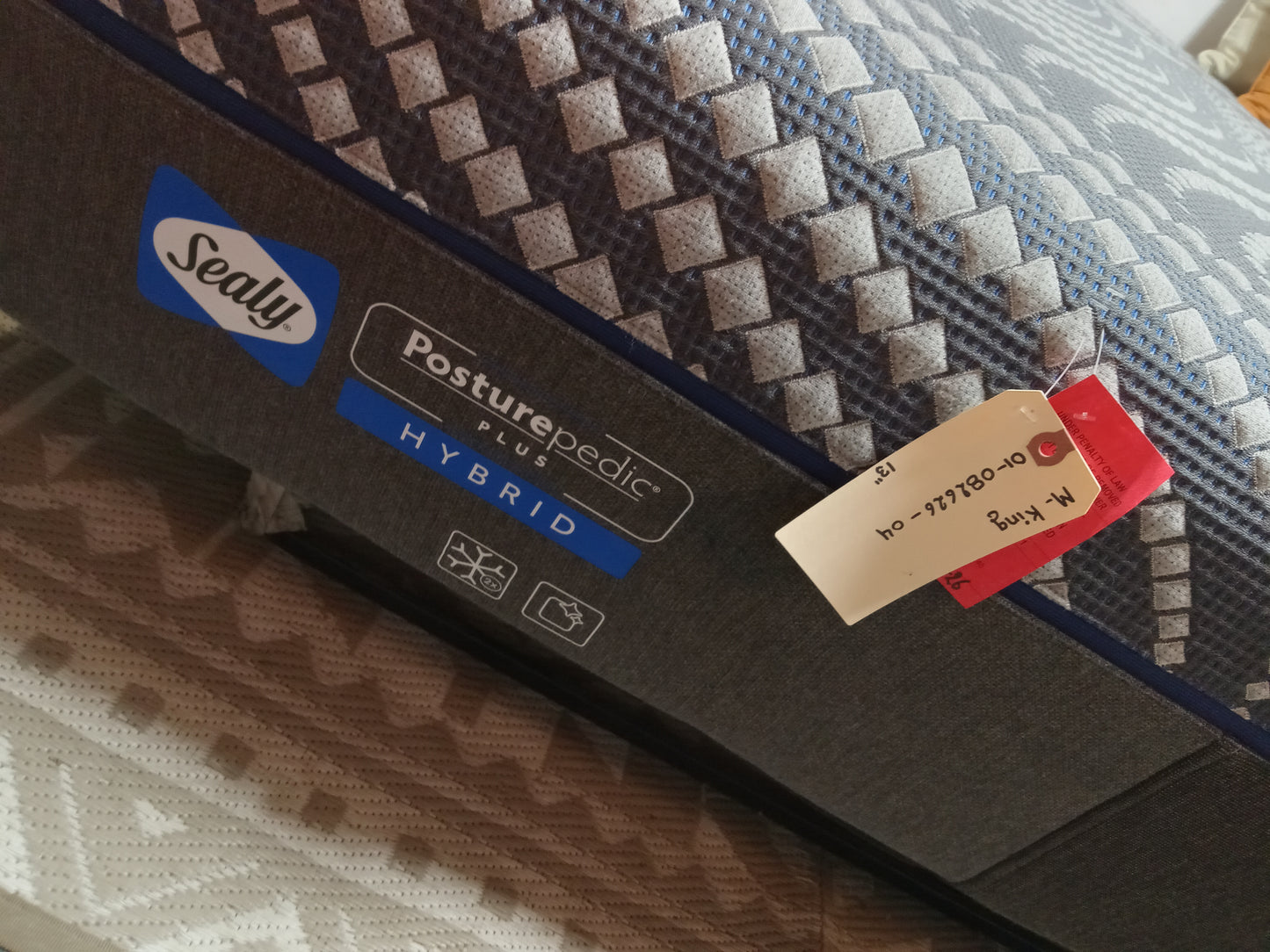 Sealy | Posturepedic Plus Albany Hybrid | 13" King Mattress