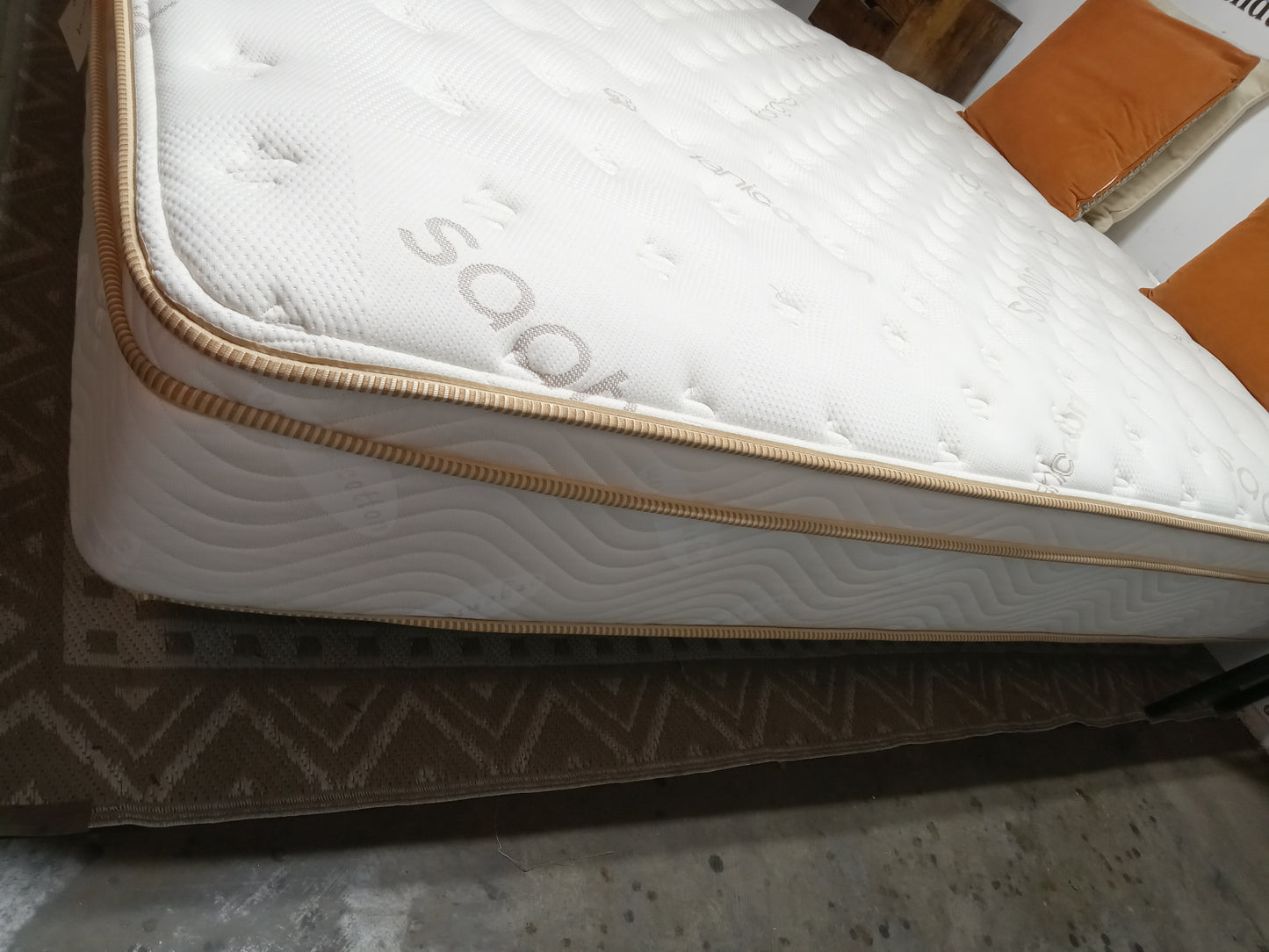 Saatva | Classic | Firm | 10" Queen Mattress