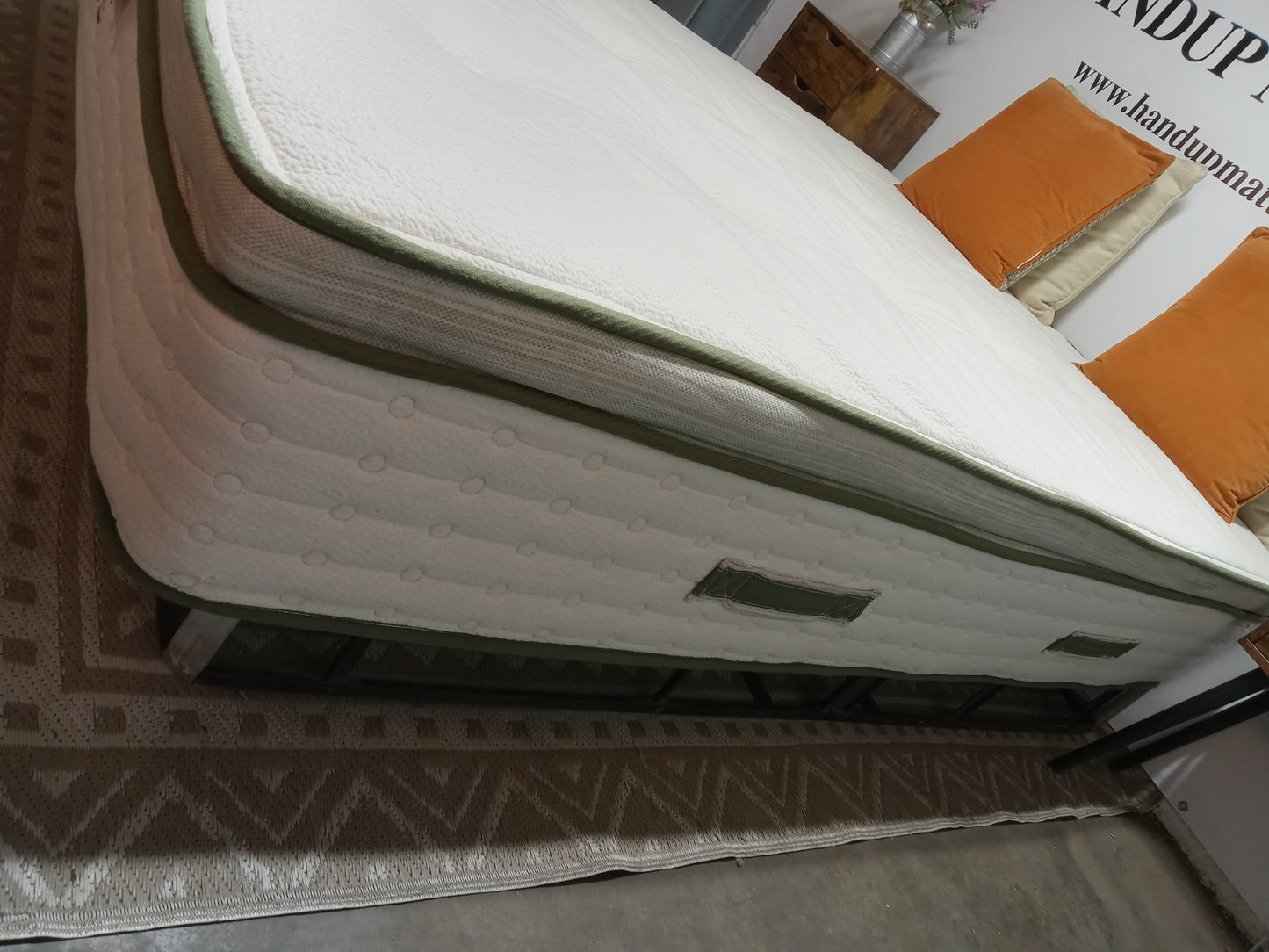 Avocado | Green Plush | 14" Queen Mattress