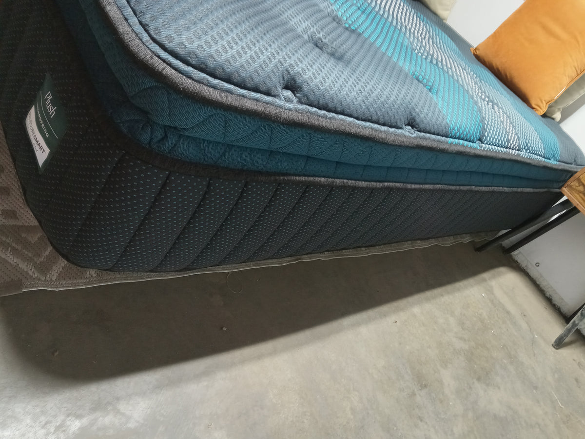 Dreamcloud | Pressursmart Plush | 14" King Mattress
