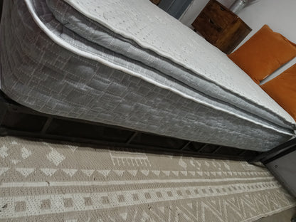 DreamCloud | Classic 12" Plush Hybrid | Twin Mattress