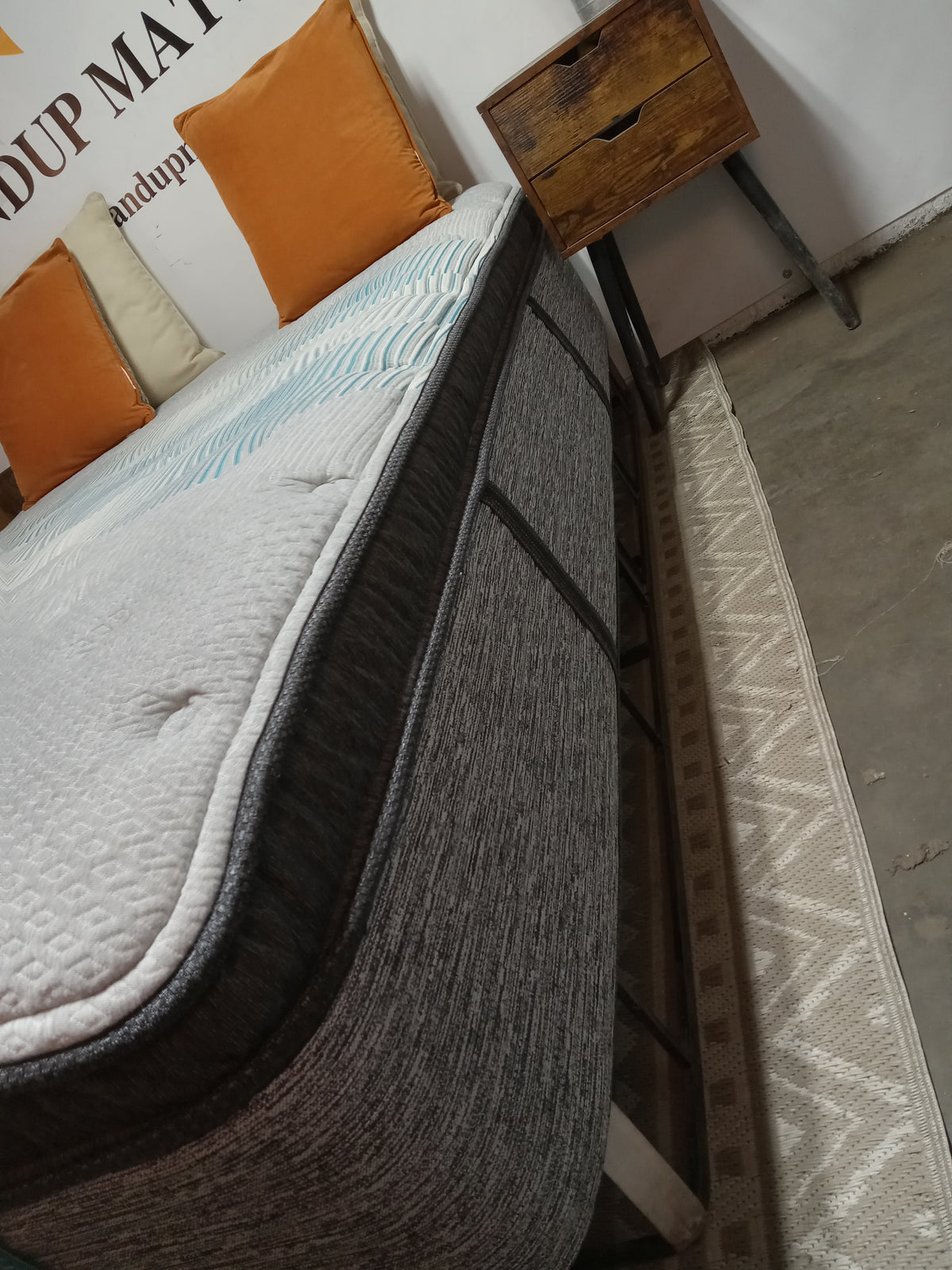 Beautyrest | Harmony Lux Diamond Series 15" | Queen Mattress