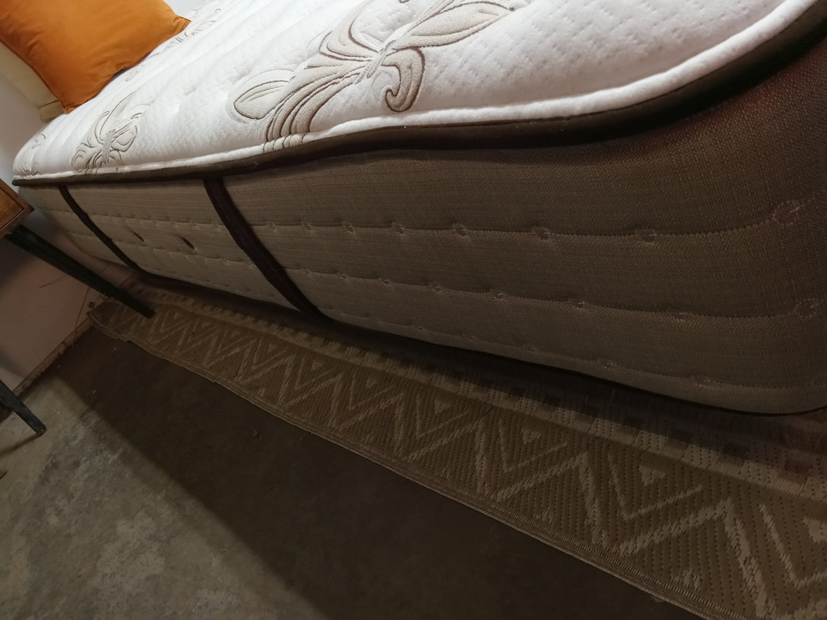 Stearns & Foster | Scarborough Luxury Firm 12" | Queen Mattress