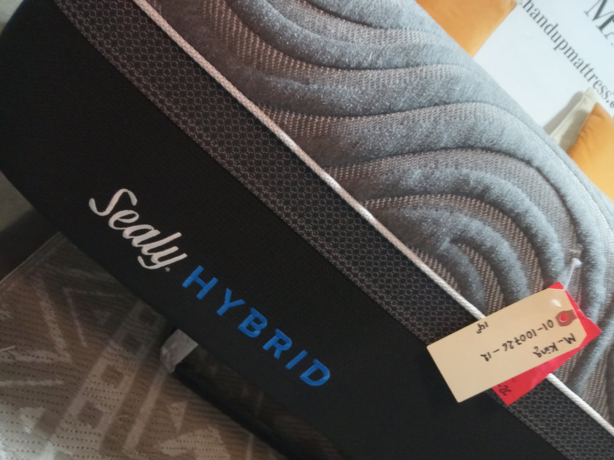 Sealy | Posturepedic Premium Silver Chill Plush Hybrid 14" | King Mattress