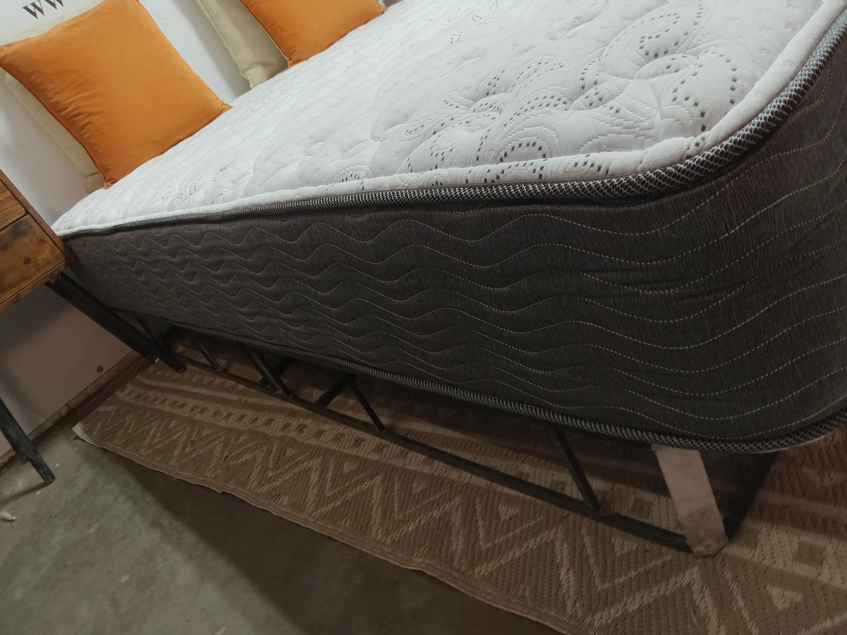 Chariho Furniture | Matunuck Firm 11" | Queen Mattress