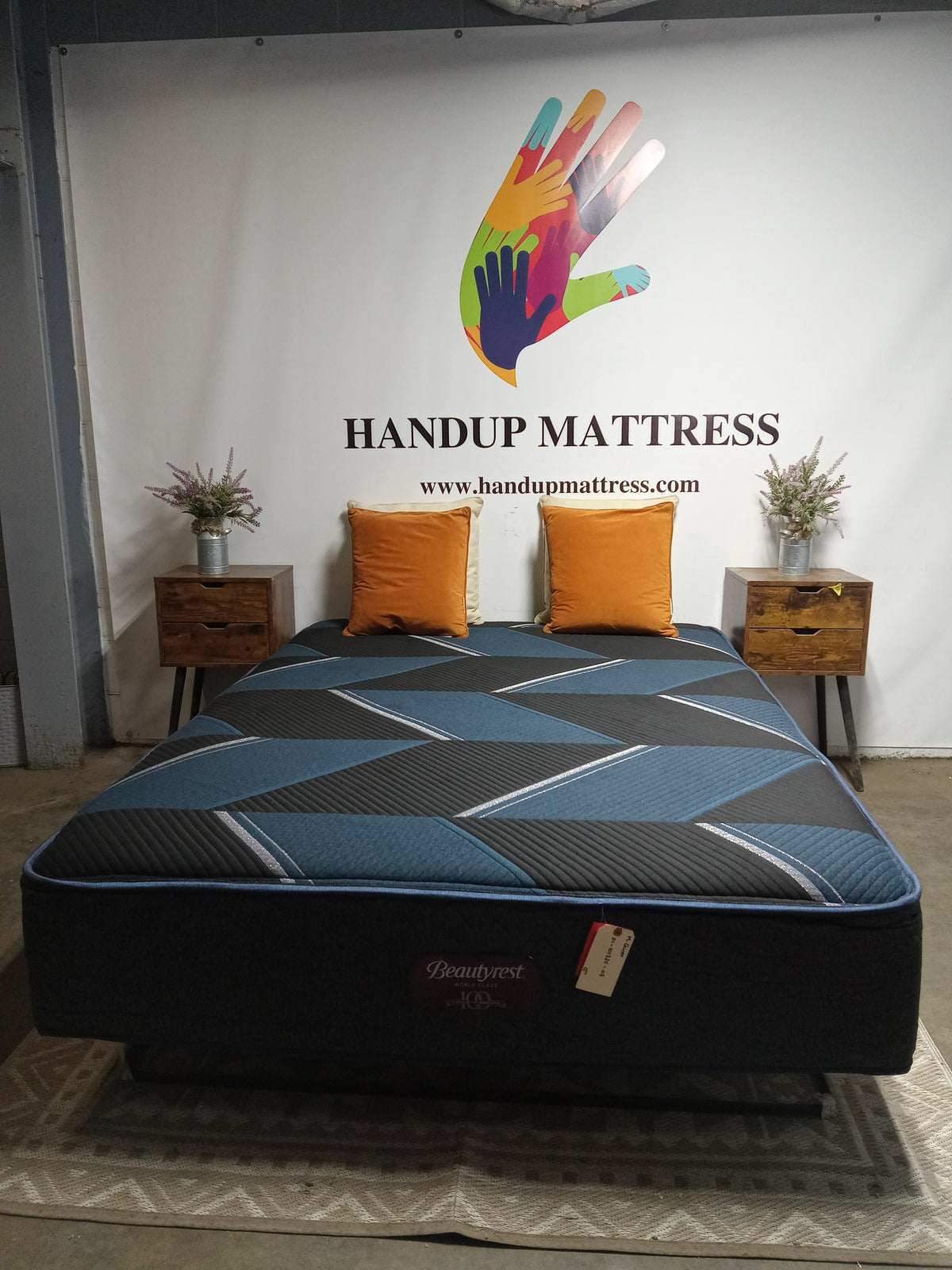 Beautyrest Black | Vanderbuit Hybrid Plush 13.5 | Queen Mattress