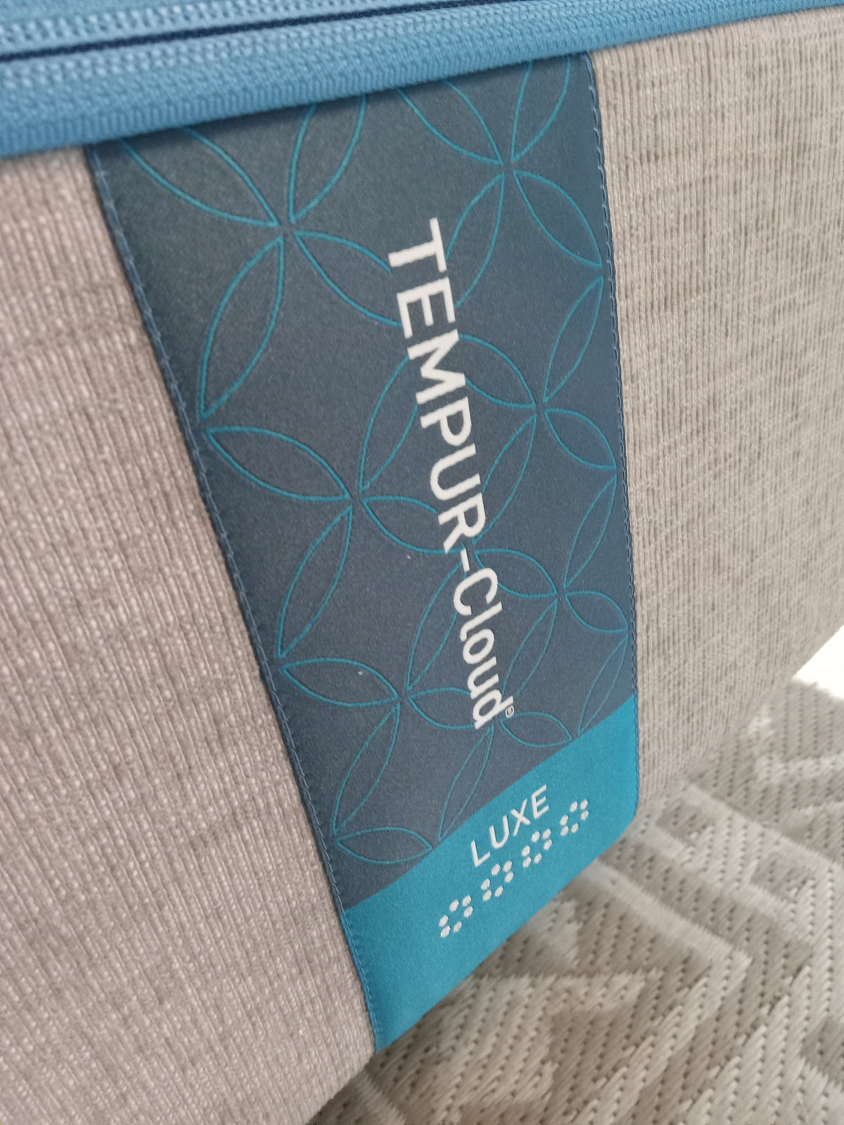 Tempur-Pedic | TEMPUR-Cloud Luxe 13.5" | Queen Mattress