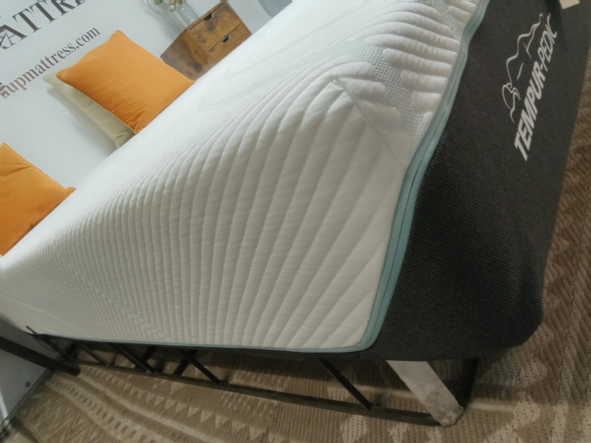 Tempur-Pedic | TEMPUR-ProBreeze Medium Hybrid 12.2" | Queen Mattress