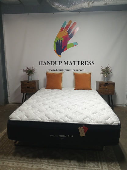 Helix | Midnight Luxe Hybrid Medium Pillow Top 13.5" | Queen Mattress