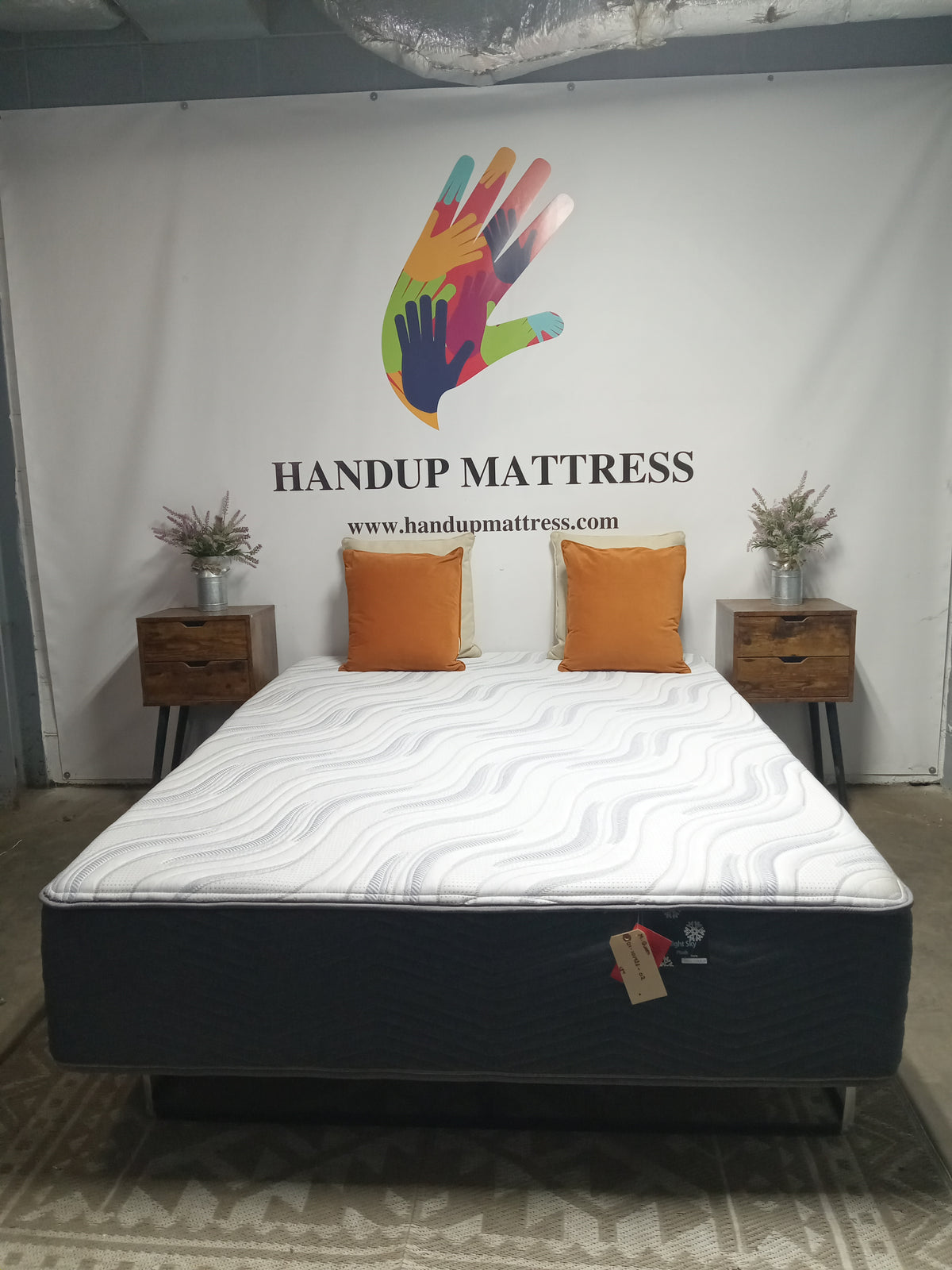 Jordan's Mattress Factory | Night Sky Hybrid Plush 13.5" | Queen Mattress