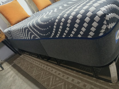 Sealy | Posturepedic Plus Hybrid 13.5" | Queen Mattress