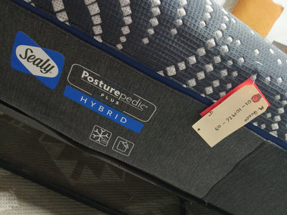 Sealy | Posturepedic Plus Hybrid 13.5" | Queen Mattress