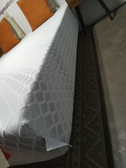 Novaform | ComfortGrande Plus 14" Gel Memory Foam | Queen Mattress