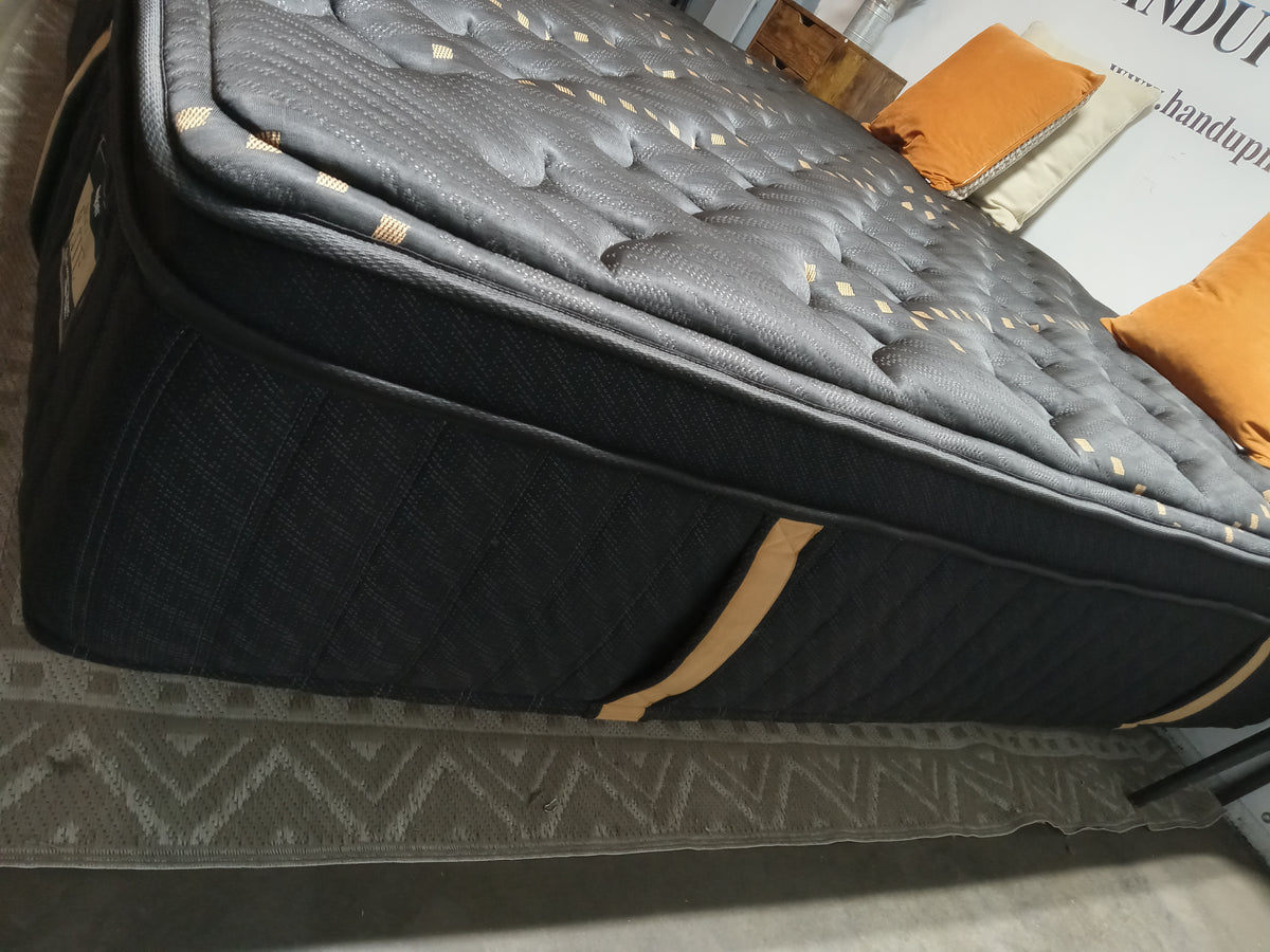 Novaform | Legacy Elite Premier Contouring Hybrid 16" | King Mattress