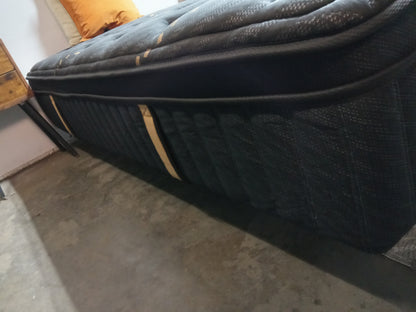 Novaform | Legacy Elite Premier Contouring Hybrid 16" | King Mattress