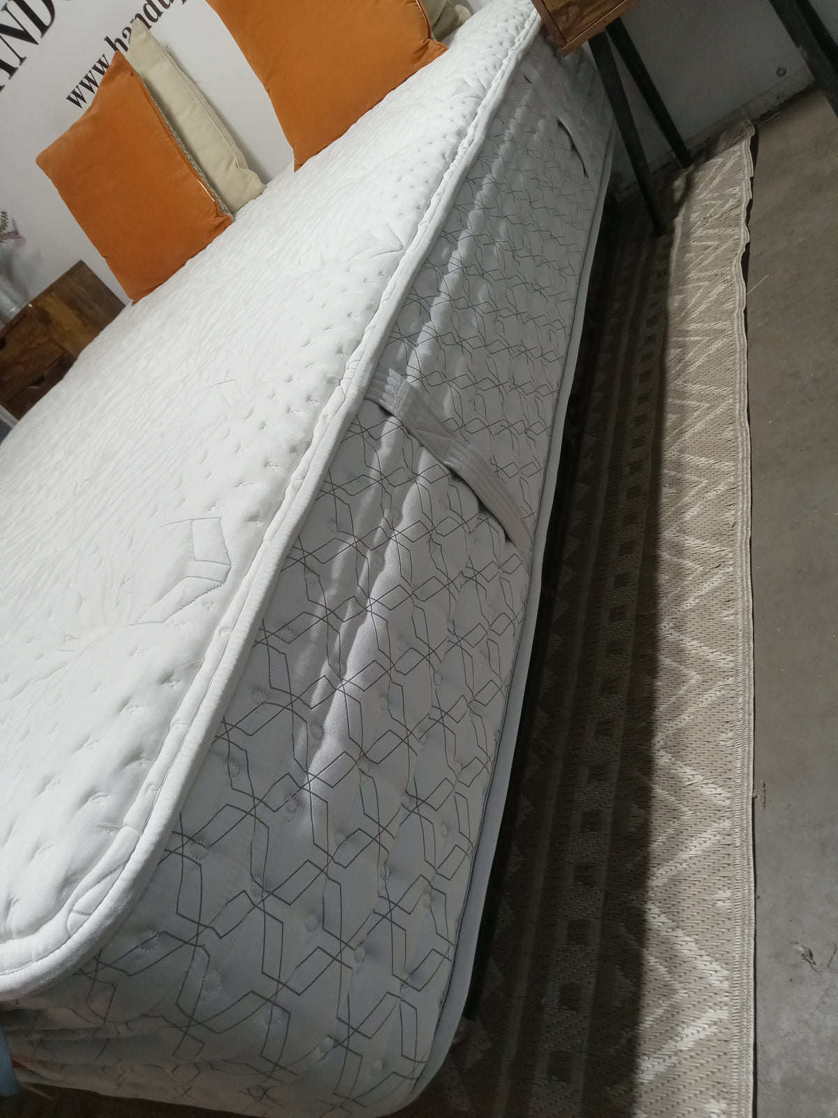 Aireloom | Preferred Collection Crafton Medium | 13" | Queen Mattress