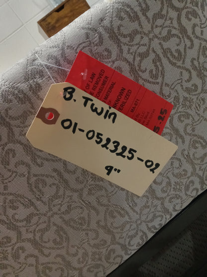 9'' grey patterned twin foundation