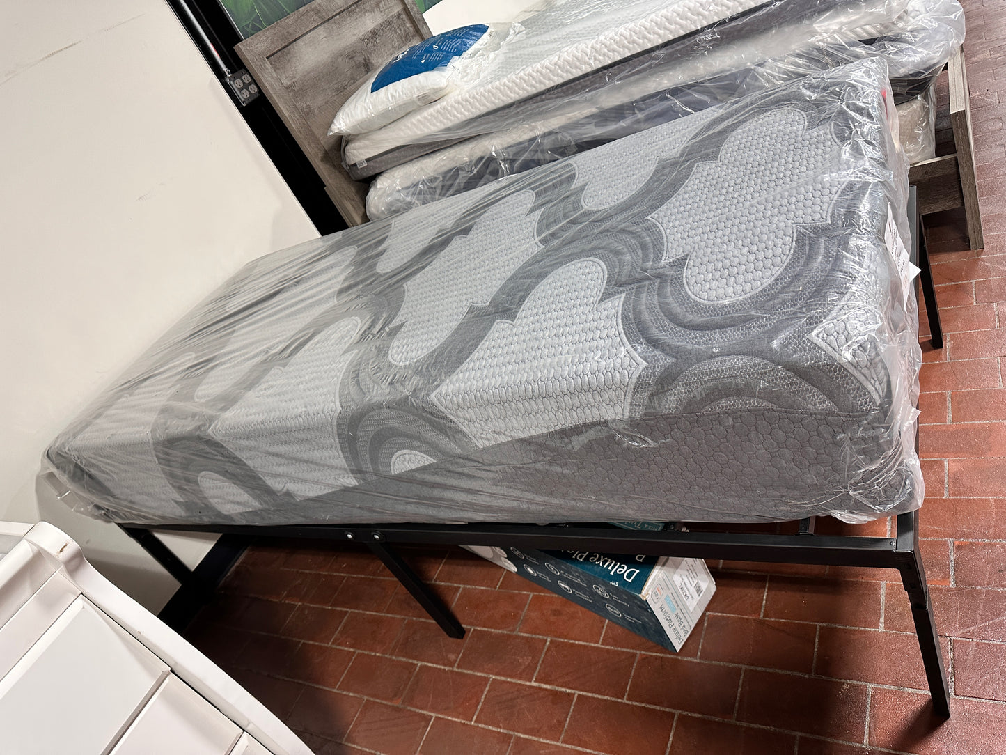 Ashley Sleep | Gruve Hybrid Firm | 11" Twin XL