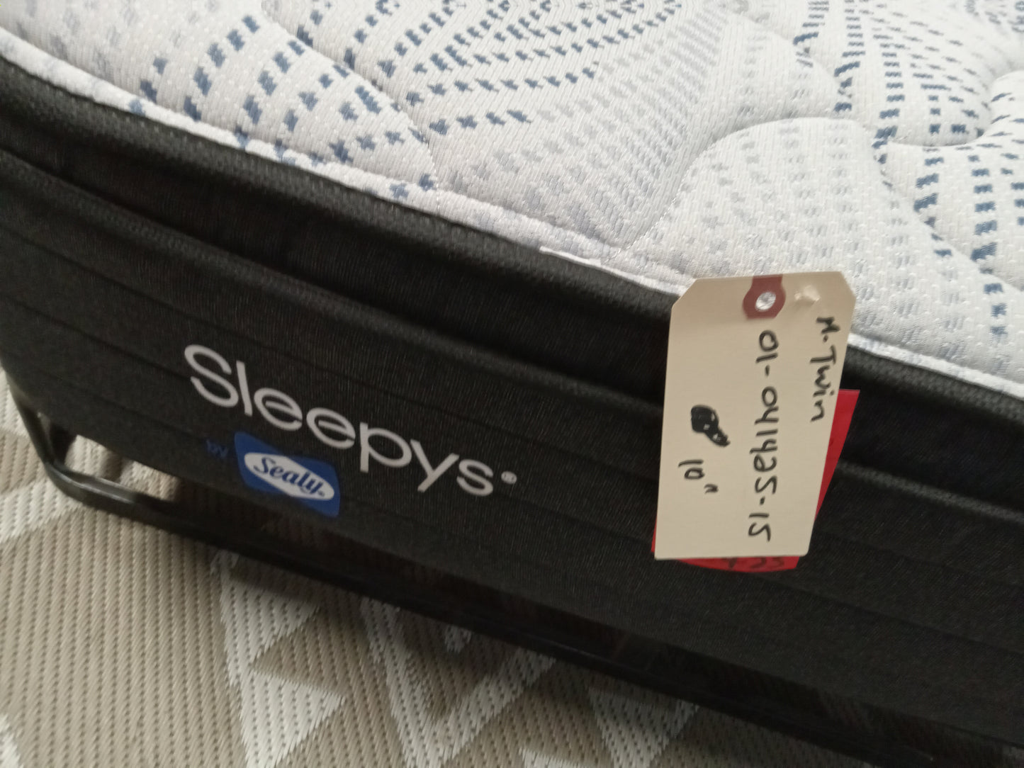 Sealy | 10'' Sleepy's Medium Euro Top | Twin Mattress