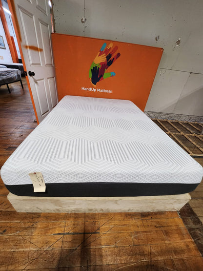 Sleepy's | Curve 12" Memory Foam Mattress| Queen Size